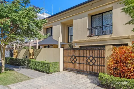 Property photo of 36 Tedder Avenue Main Beach QLD 4217