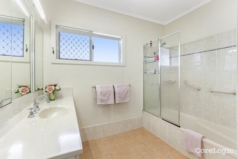 Property photo of 30 Kenmore Road Kenmore QLD 4069