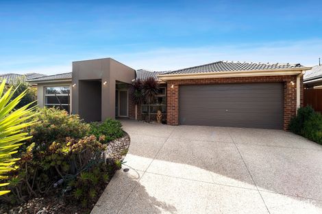 Property photo of 39 Finsbury Crescent Manor Lakes VIC 3024
