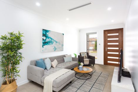 Property photo of 2/122 Alfred Road Chipping Norton NSW 2170