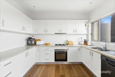 Property photo of 1/38 Sorensen Drive Figtree NSW 2525