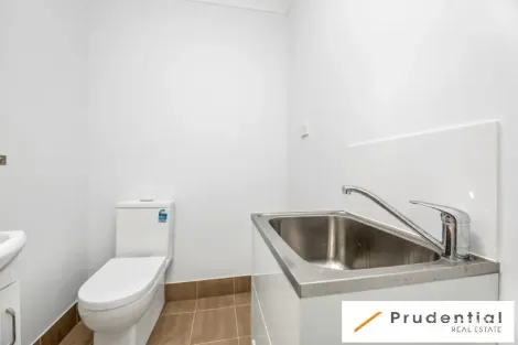 Property photo of 1 Hovea Place Macquarie Fields NSW 2564