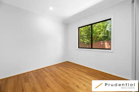 Property photo of 1 Hovea Place Macquarie Fields NSW 2564