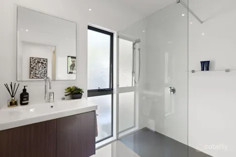 Property photo of 2 Get A Way Currumbin Valley QLD 4223