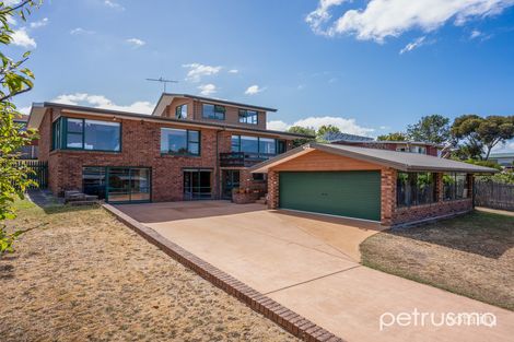 15 Wells Pde, Blackmans Bay, TAS 7052
