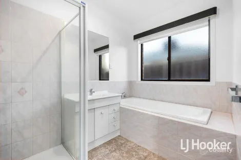 Property photo of 12 Albert Place Hoppers Crossing VIC 3029