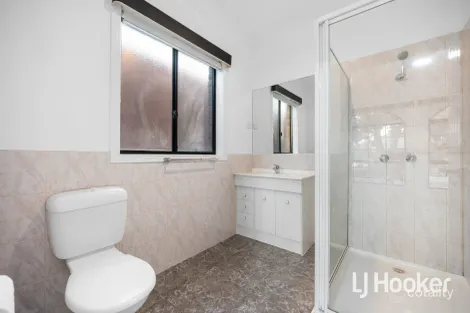 Property photo of 12 Albert Place Hoppers Crossing VIC 3029