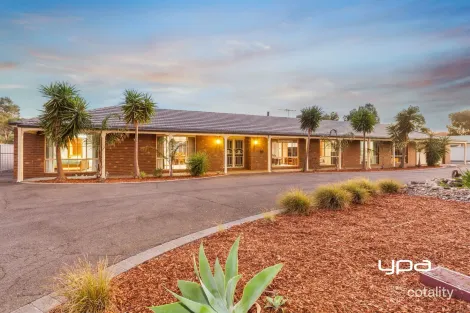 Property photo of 15 Rolling Meadows Drive Sunbury VIC 3429