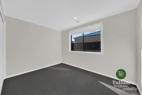 Property photo of 13 Fremantle Avenue Cranbourne East VIC 3977