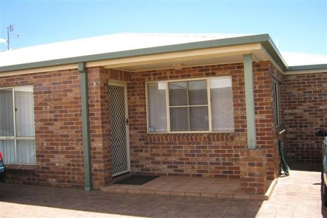 1/245 Nelson St, Kearneys Spring, QLD 4350