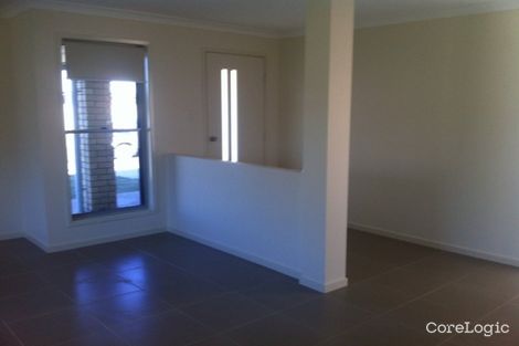 Property photo of 1 Ivers Place Emerald QLD 4720