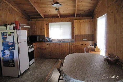 Property photo of 23 Centre Road Seaspray VIC 3851