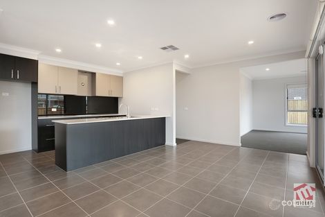 Property photo of 16 Razorbill Terrace Werribee VIC 3030