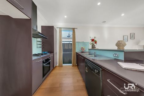 Property photo of 40 Liverpool Circuit Craigieburn VIC 3064