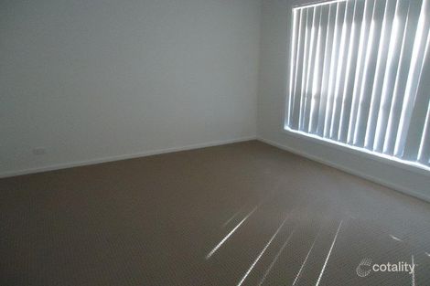 Property photo of 53 Waterside Drive Fletcher NSW 2287