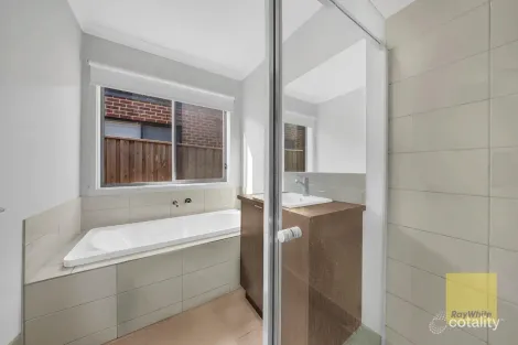 Property photo of 61 Pilatus Crescent Point Cook VIC 3030