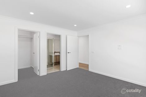 Property photo of 2/4 Arabando Drive Leopold VIC 3224