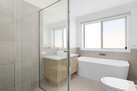 Property photo of 2/4 Arabando Drive Leopold VIC 3224