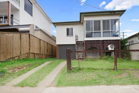 90 Oxley Ave, Woody Point, QLD 4019