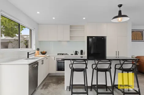 5 DUNDEE PL, NEWTOWN, VIC 3220