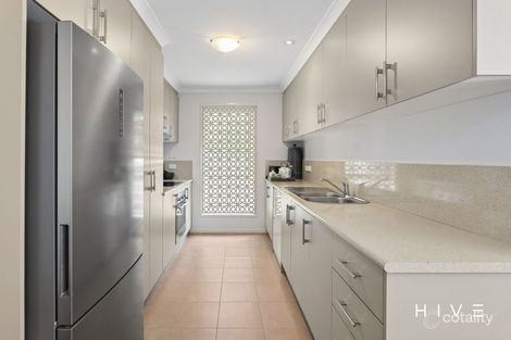 Property photo of 76 Jeff Snell Crescent Dunlop ACT 2615