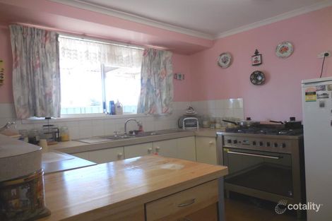 Property photo of 20 Middleton Avenue Griffith NSW 2680