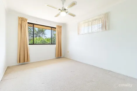 Property photo of 18 Palm Terrace Yamba NSW 2464