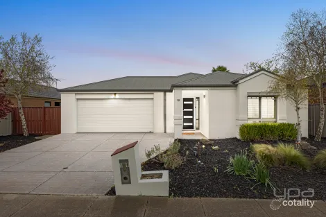 18 Moorgate St, Point Cook, VIC 3030
