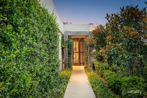 Property photo of 2493 The Parkway Hope Island QLD 4212