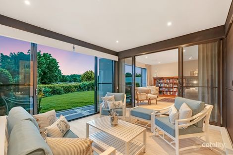 Property photo of 2493 The Parkway Hope Island QLD 4212