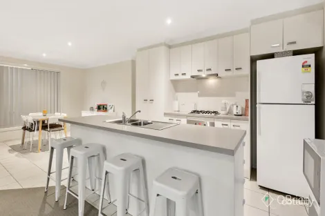 Property photo of 15 Currawong Crescent Pakenham VIC 3810