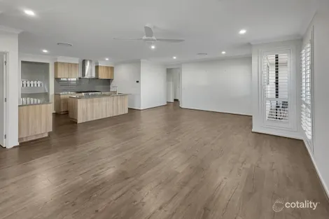 8 Macquarie St, Coomera, QLD 4209