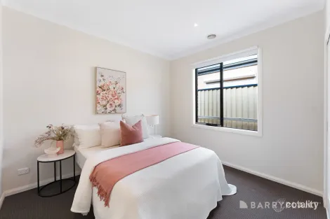 Property photo of 8 Ken James Place Burnside Heights VIC 3023
