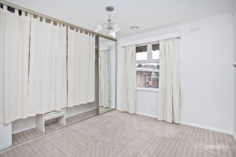 Property photo of 19 Stradbroke Drive St Albans VIC 3021