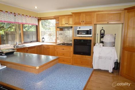 Property photo of 7 Locksley Close Bayswater VIC 3153