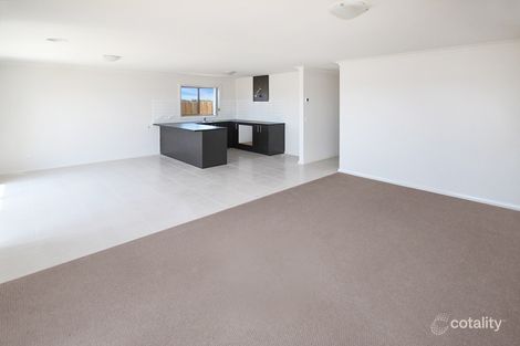 Property photo of 33 Shearwater Drive Armstrong Creek VIC 3217