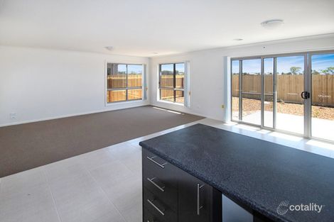 Property photo of 33 Shearwater Drive Armstrong Creek VIC 3217