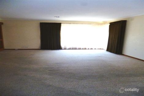 Property photo of 8 Roxburgh Court Epping VIC 3076