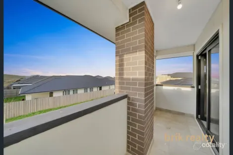 Property photo of 5 Basil Place Mickleham VIC 3064