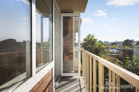 2/1 Ruabon Rd, Toorak, VIC 3142