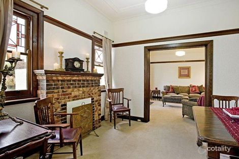 Property photo of 10 Valley Parade Glen Iris VIC 3146