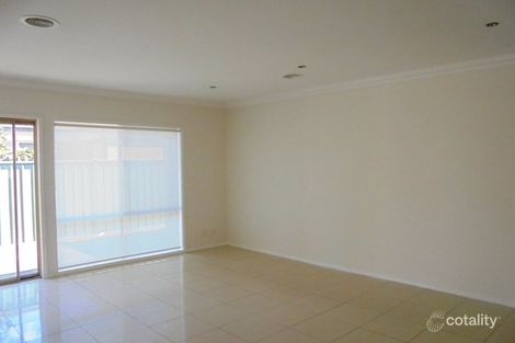 Property photo of 13 Fawkner Lane Craigieburn VIC 3064