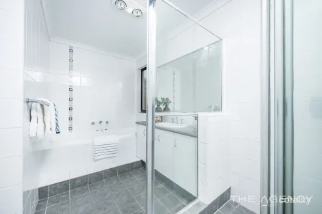 Property photo of 19 Cockleshell Brace Jindalee WA 6036