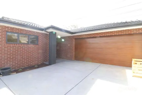 2/22 LONGBOURNE AVE, NOTTING HILL, VIC 3168