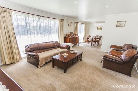 Property photo of 21 Bamford Avenue Westmeadows VIC 3049