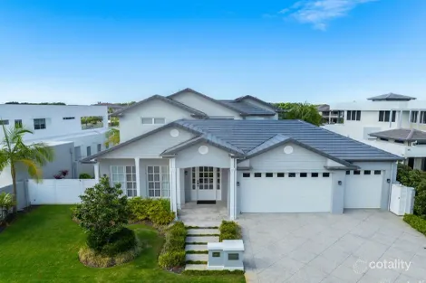 2633 Virginia Dr, Hope Island, QLD 4212