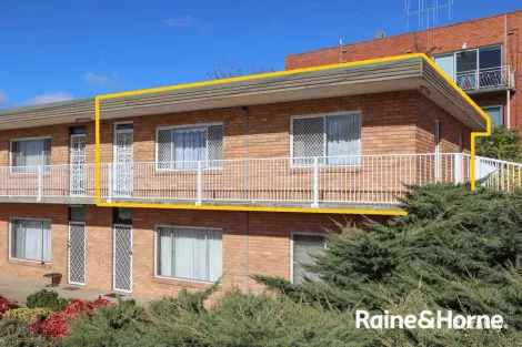 4/2 WILLIAM ST, BATHURST, NSW 2795