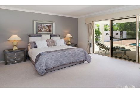 Property photo of 3171 Riverleigh Drive Hope Island QLD 4212