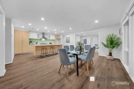 Property photo of 18 Tyntynder Close Berwick VIC 3806