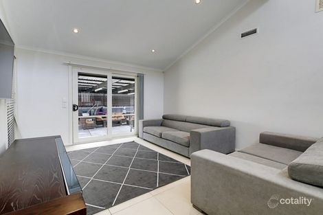 Property photo of 15 Pinnaroo Circuit Meadow Heights VIC 3048